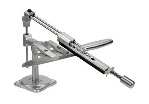 Sada pro broušení nožů KMFS Vantaedge integrial Brousící systém se 3 diamantovými brousky DLC nastaví ostatní komponenty sady tak, aby úhel na ostří byl vždy stejný bez ohledu na hloubku upnutí nože. Úhel broušení je přesně dodržen po celé délce čepele.